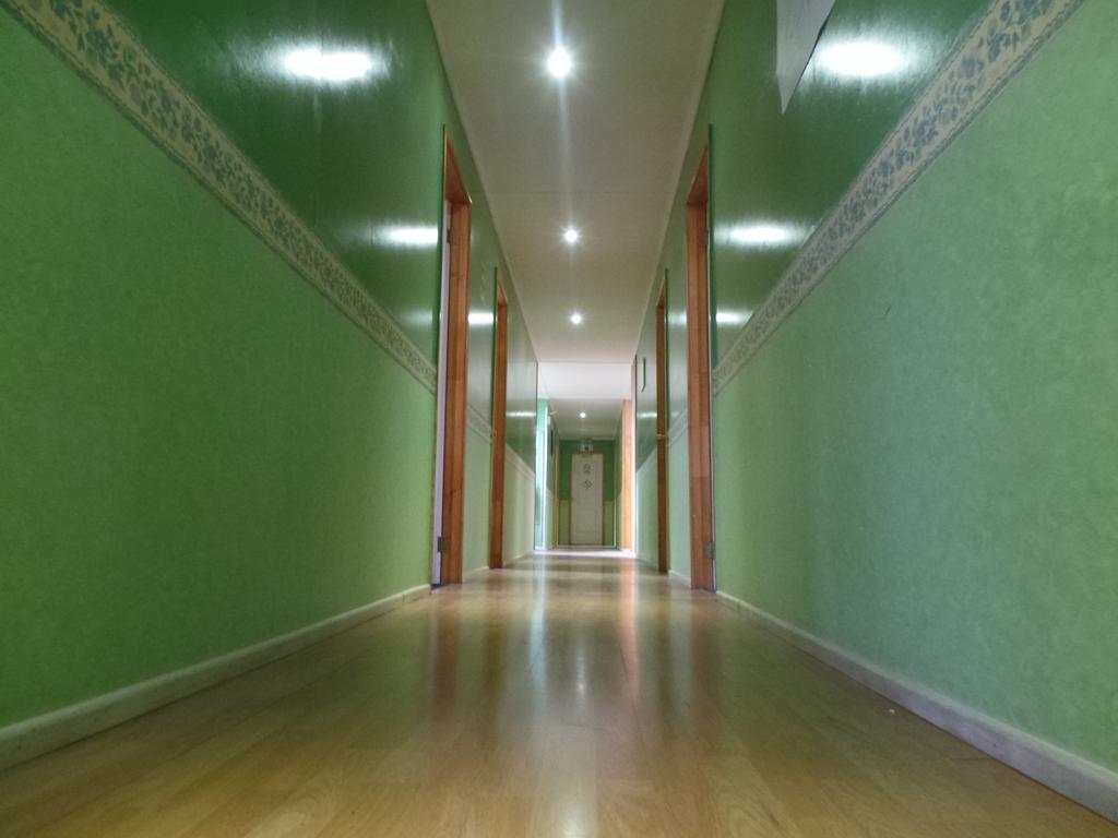 Hostal South Wind I Πουέρτο Νατάλες Εξωτερικό φωτογραφία